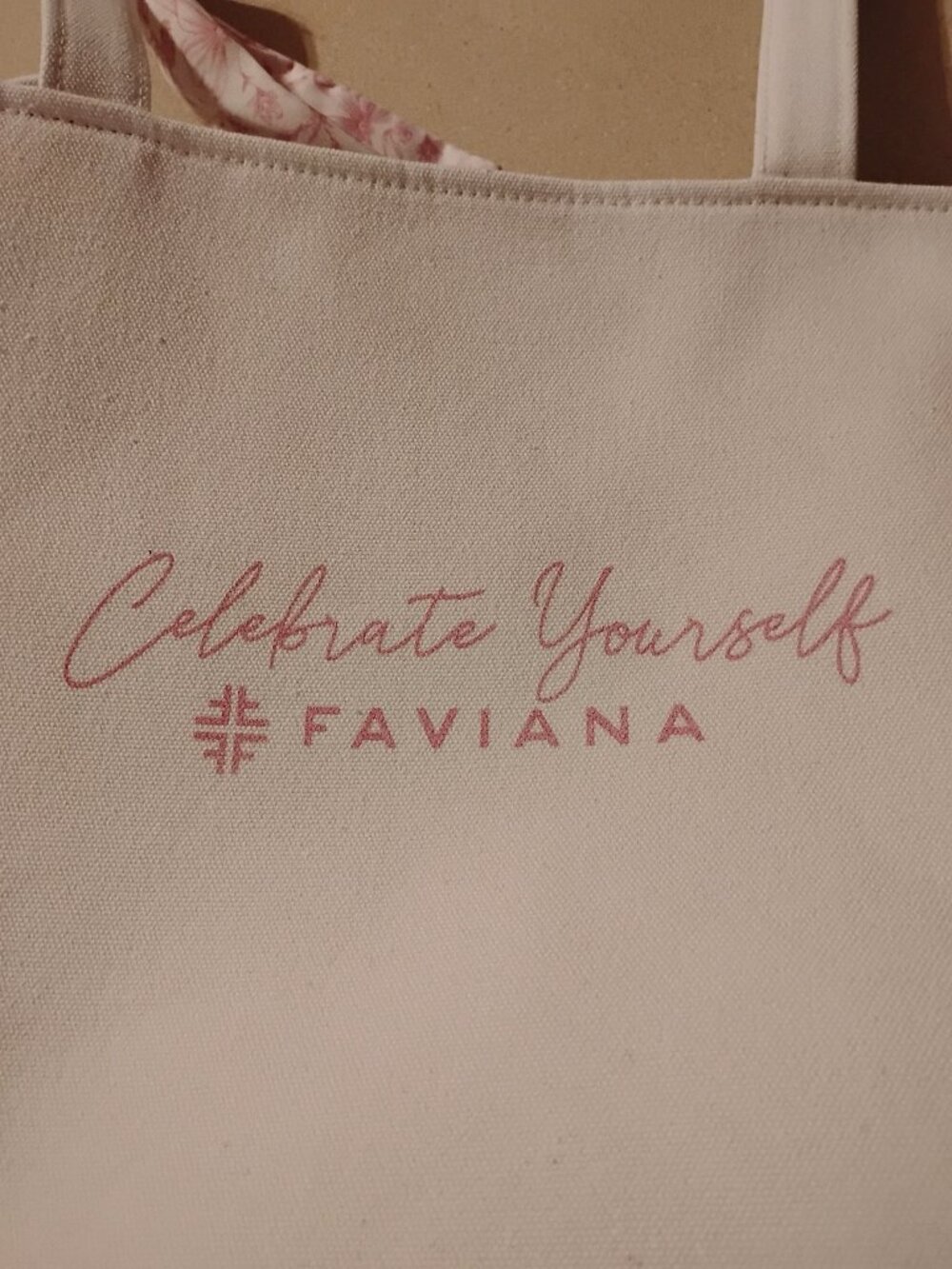 Faviana tote bag